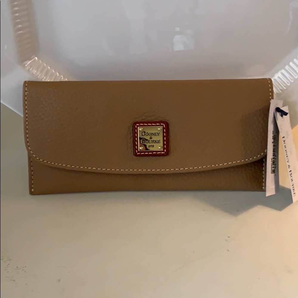 Dooney & Bourke Pebble Slim Continental Wallet NWT